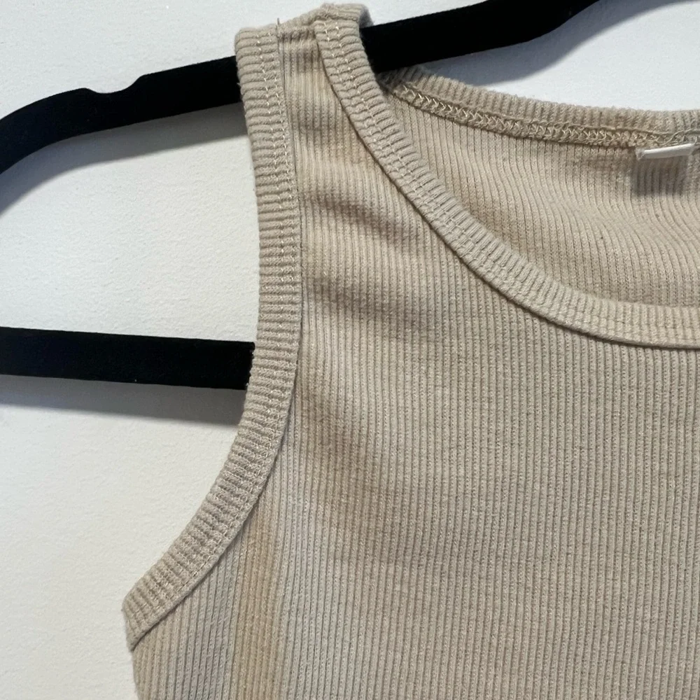 🔥Beige Ribbed Tank Top - Picture 3 of 5